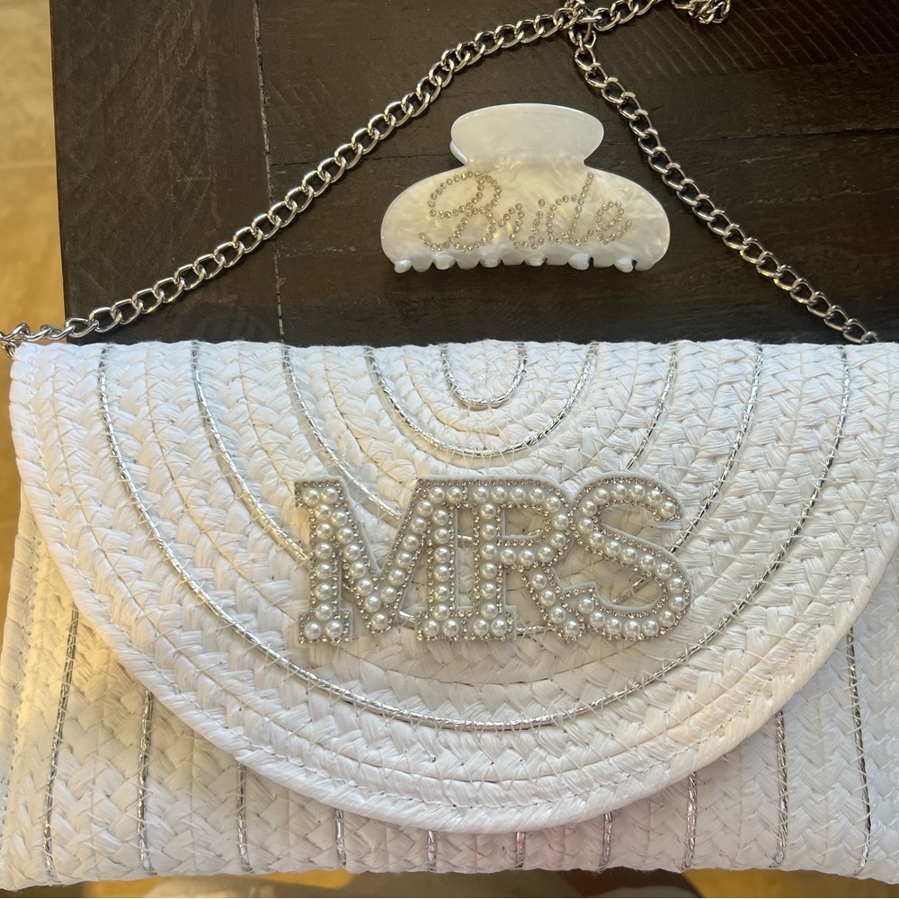 Chic White Woven Clutch with Chain Strap - MRS & BRIDE claw clip